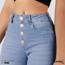 Cargar imagen en el visor de la galería, Jeans Mom Flare Tiro Alto 4971
