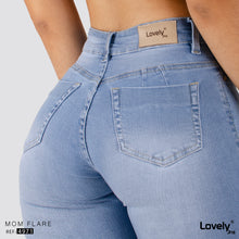 Cargar imagen en el visor de la galería, Jeans Mom Flare Tiro Alto 4971
